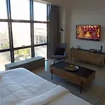 Bed & Business *